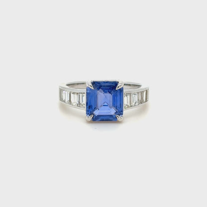 3.22 Carat Sapphire & diamond Ring 18K white Gold