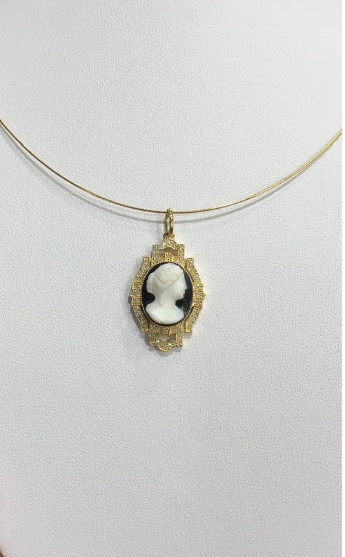 Antique Victorian Onyx Agate Cameo Pendent 18K Yellow Gold