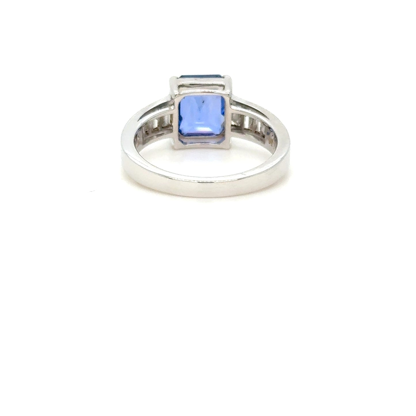 3.22 Carat Sapphire & diamond Ring 18K white Gold